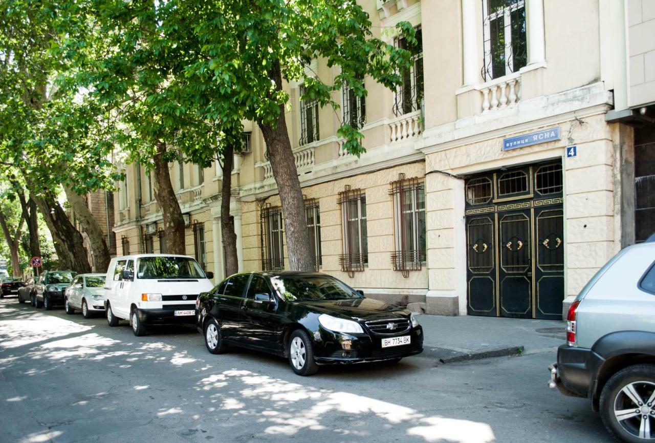 Hostel Uyutniy Dvorik Odessa Luaran gambar