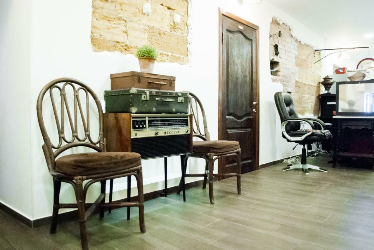 Hostel Uyutniy Dvorik Odessa Luaran gambar